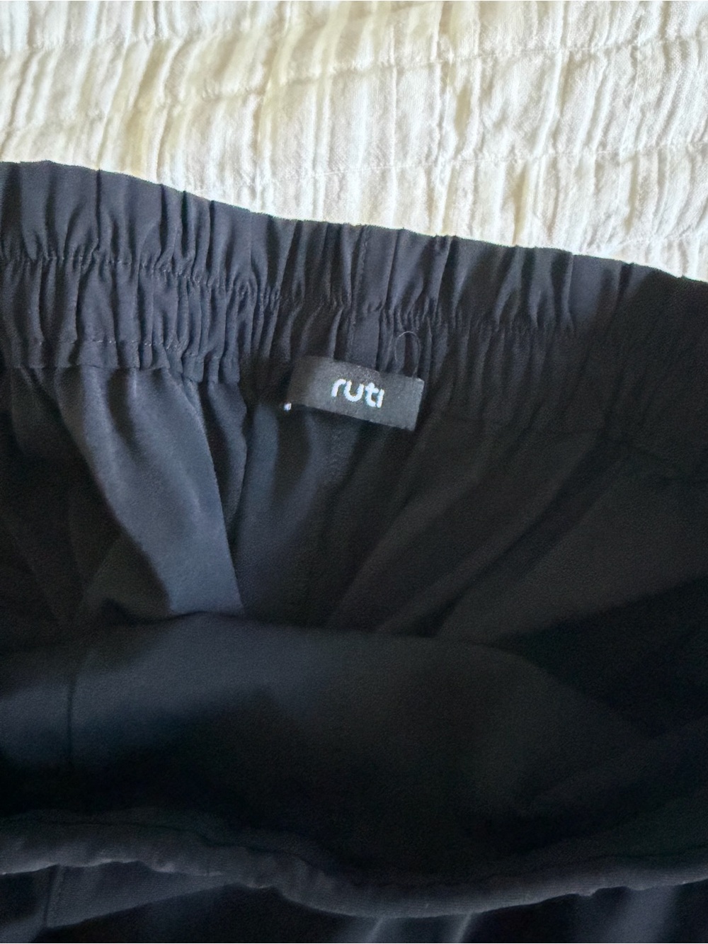 Ruti On the Loose Pants in Black - Picture 3 of 3